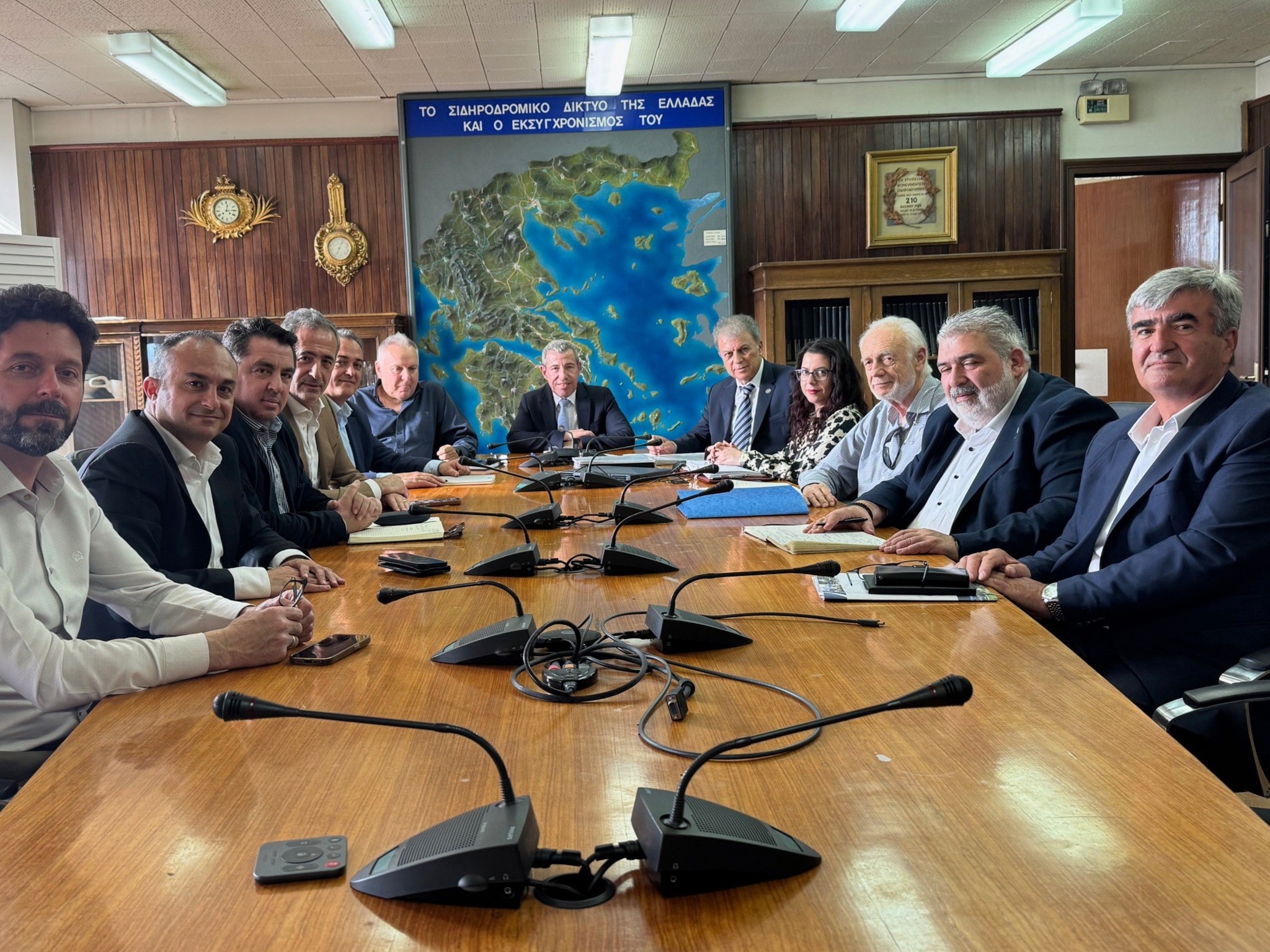 Κατά την πρόσφατη συνάντηση στα γραφεία του ΟΣΕ και στη σύσκεψη που πραγματοποιή…